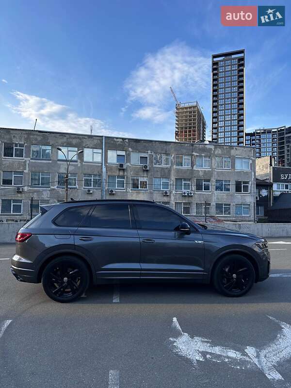 Внедорожник / Кроссовер Volkswagen Touareg 2019 в Киеве фото 3 Внедорожник / Кроссовер Volkswagen Touareg 2019 в Киеве