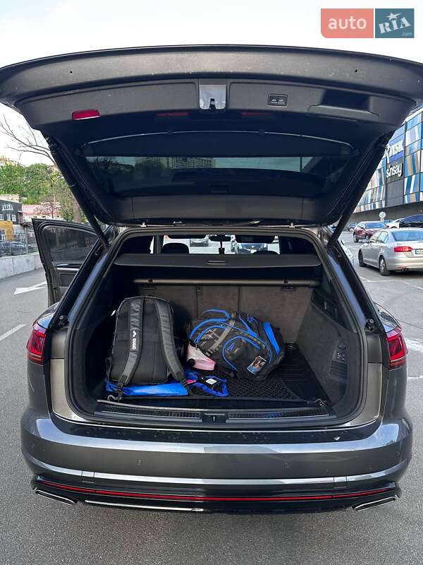 Внедорожник / Кроссовер Volkswagen Touareg 2019 в Киеве фото 18 Внедорожник / Кроссовер Volkswagen Touareg 2019 в Киеве