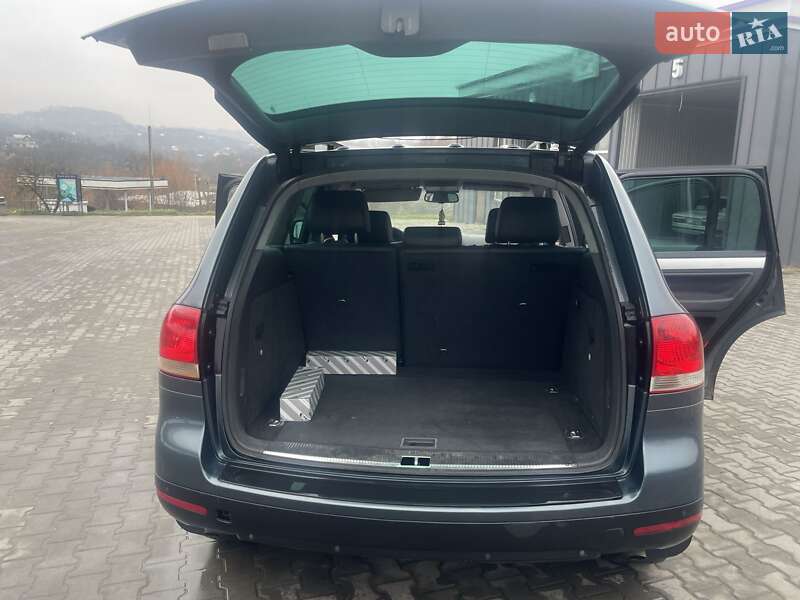 Внедорожник / Кроссовер Volkswagen Touareg 2005 в Черновцах