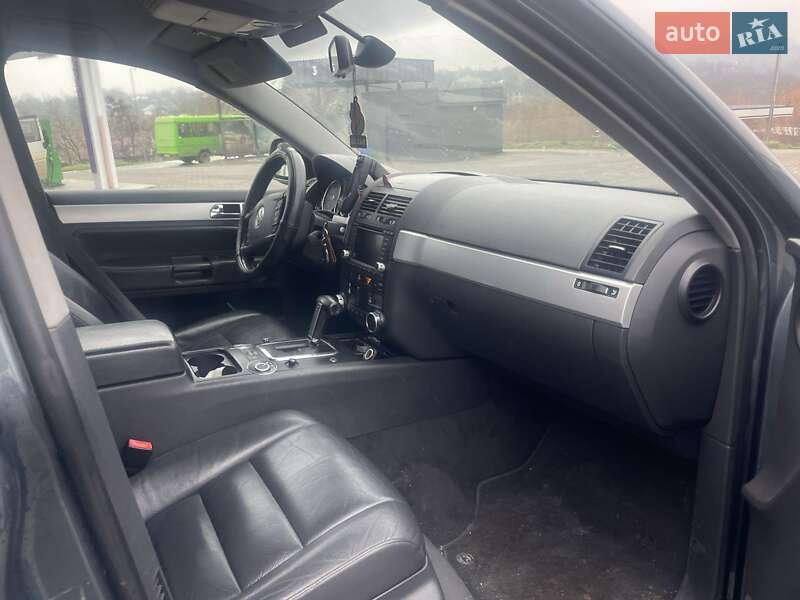 Внедорожник / Кроссовер Volkswagen Touareg 2005 в Черновцах
