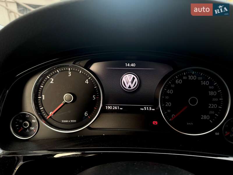 Внедорожник / Кроссовер Volkswagen Touareg 2011 в Сумах