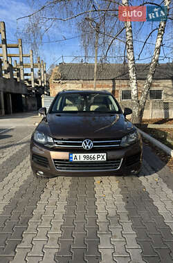 Внедорожник / Кроссовер Volkswagen Touareg 2013 в Вишневом