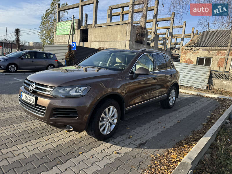 Внедорожник / Кроссовер Volkswagen Touareg 2013 в Вишневом