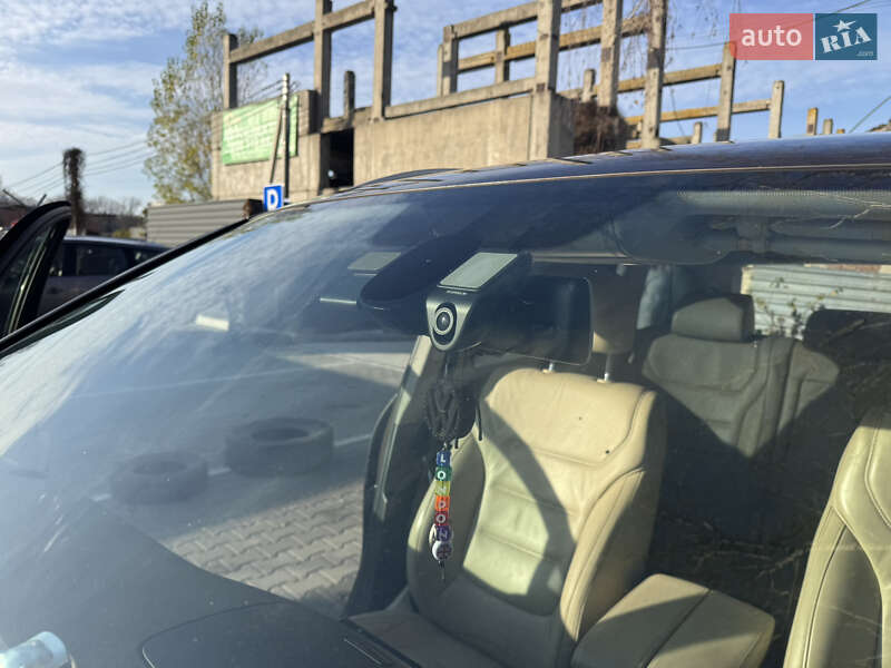 Внедорожник / Кроссовер Volkswagen Touareg 2013 в Вишневом