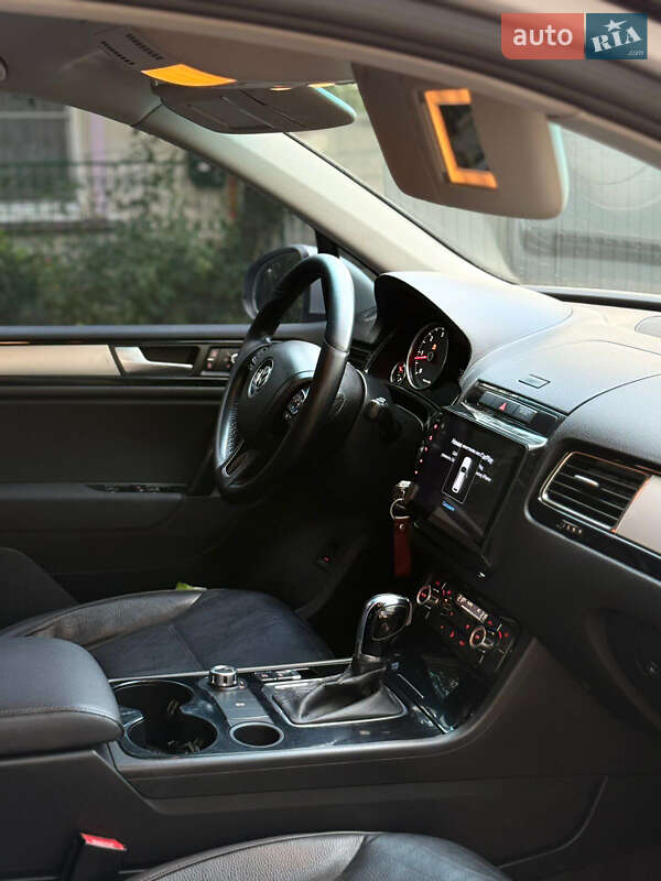 Внедорожник / Кроссовер Volkswagen Touareg 2011 в Ужгороде фото 13 Внедорожник / Кроссовер Volkswagen Touareg 2011 в Ужгороде