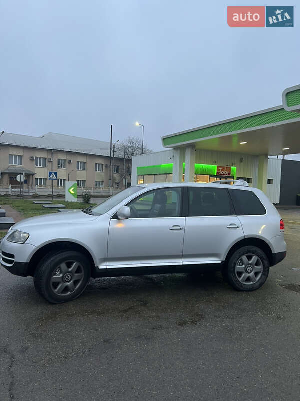 Позашляховик / Кросовер Volkswagen Touareg 2005 в Івано-Франківську