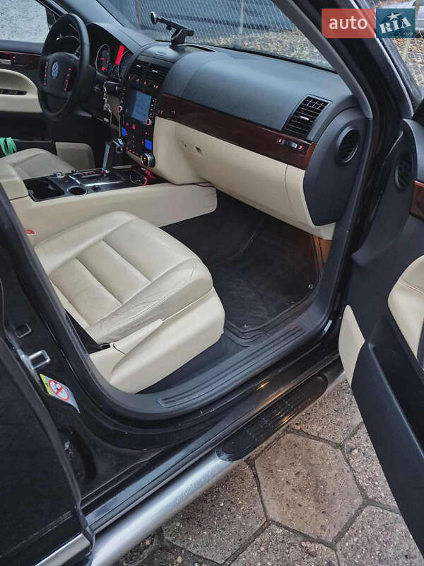 Внедорожник / Кроссовер Volkswagen Touareg 2008 в Львове