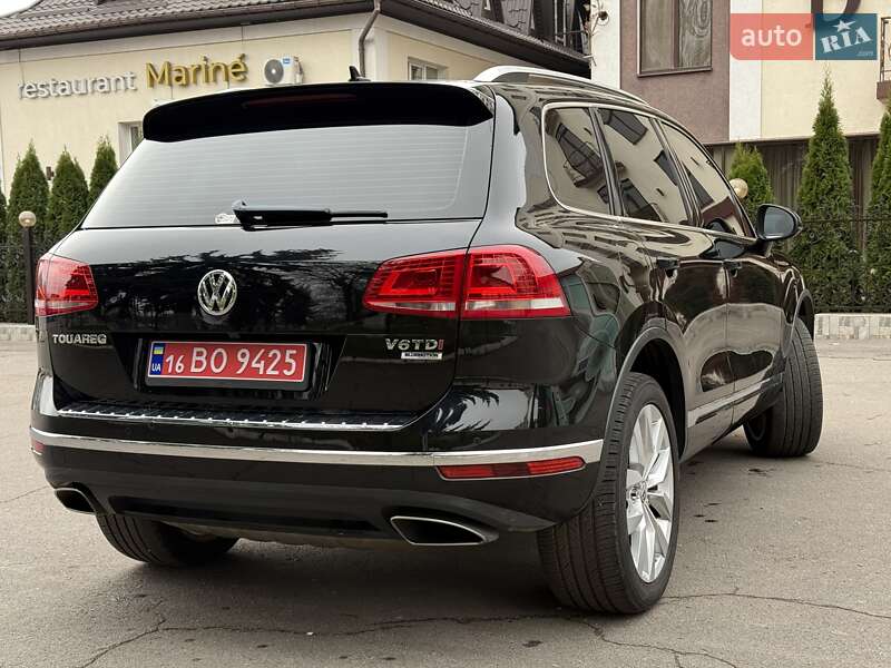 Внедорожник / Кроссовер Volkswagen Touareg 2016 в Виннице