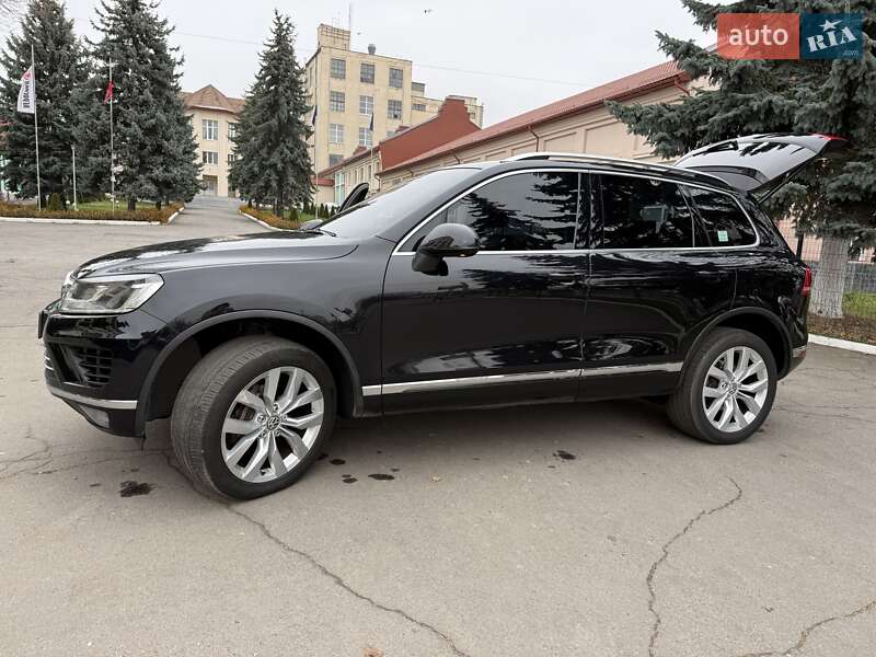 Внедорожник / Кроссовер Volkswagen Touareg 2016 в Виннице