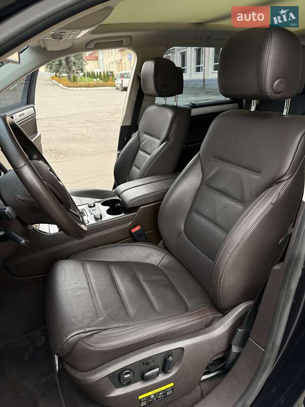 Внедорожник / Кроссовер Volkswagen Touareg 2016 в Виннице