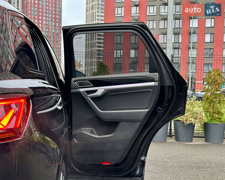 Внедорожник / Кроссовер Volkswagen Touareg 2019 в Киеве фото 57 Внедорожник / Кроссовер Volkswagen Touareg 2019 в Киеве