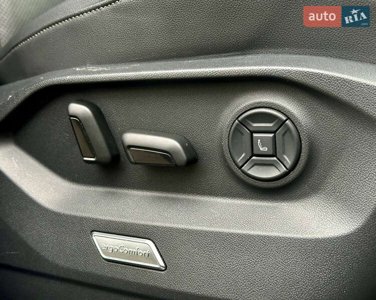 Внедорожник / Кроссовер Volkswagen Touareg 2019 в Киеве фото 62 Внедорожник / Кроссовер Volkswagen Touareg 2019 в Киеве