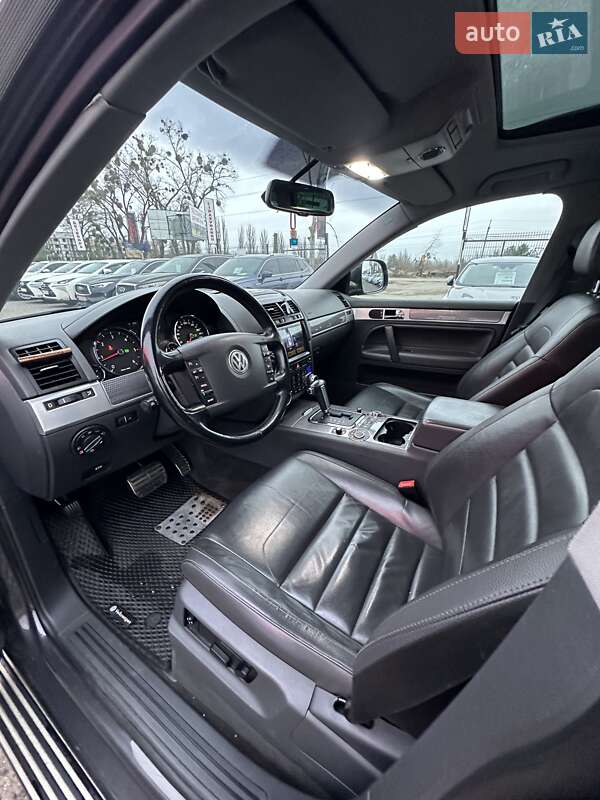 Внедорожник / Кроссовер Volkswagen Touareg 2008 в Белогородке