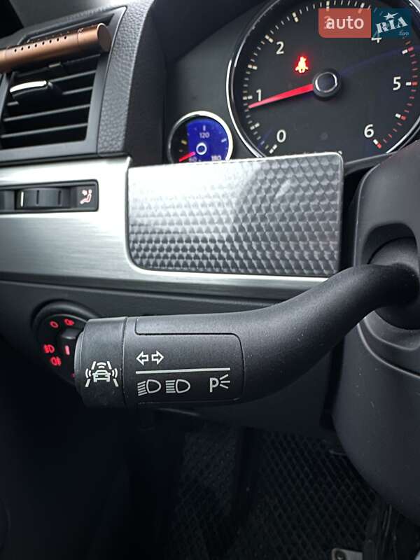 Внедорожник / Кроссовер Volkswagen Touareg 2008 в Белогородке