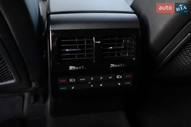 Внедорожник / Кроссовер Volkswagen Touareg 2024 в Ровно