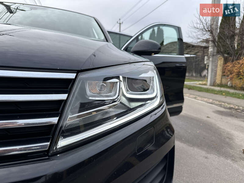 Внедорожник / Кроссовер Volkswagen Touareg 2017 в Киеве