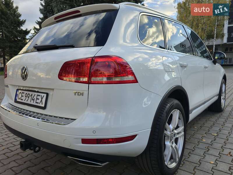 Позашляховик / Кросовер Volkswagen Touareg 2012 в Чернівцях