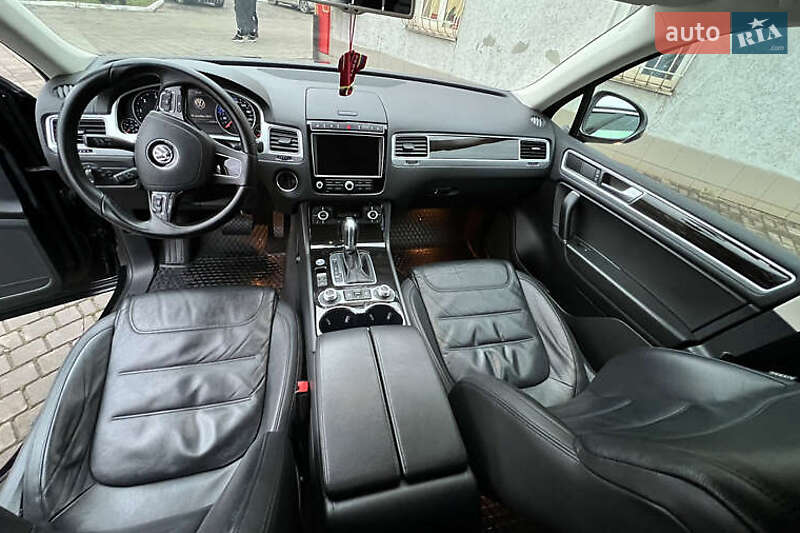 Внедорожник / Кроссовер Volkswagen Touareg 2016 в Киеве