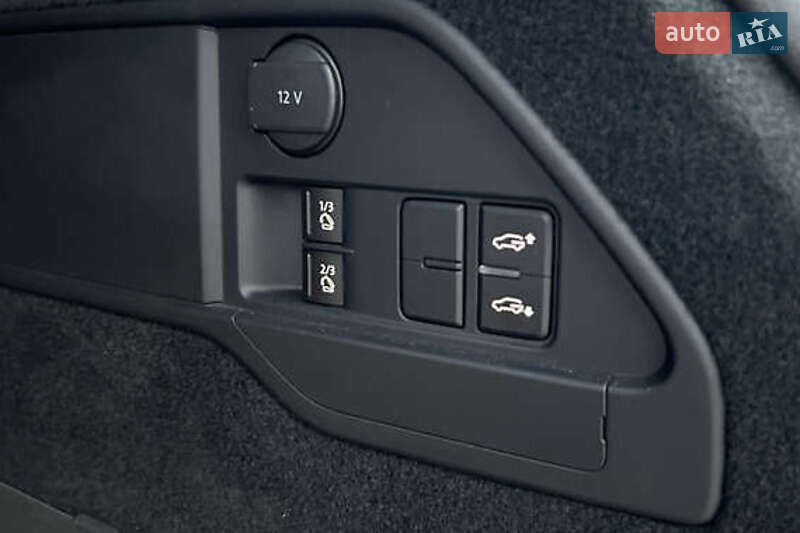 Внедорожник / Кроссовер Volkswagen Touareg 2016 в Киеве