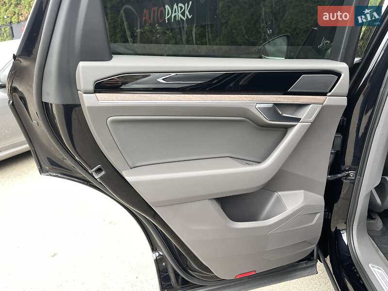 Внедорожник / Кроссовер Volkswagen Touareg 2020 в Киеве фото 17 Внедорожник / Кроссовер Volkswagen Touareg 2020 в Киеве