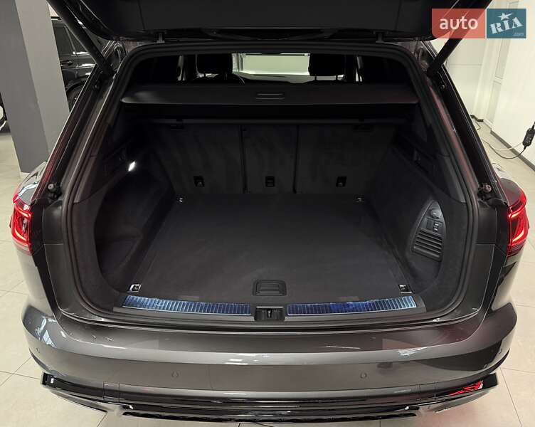 Внедорожник / Кроссовер Volkswagen Touareg 2024 в Тернополе