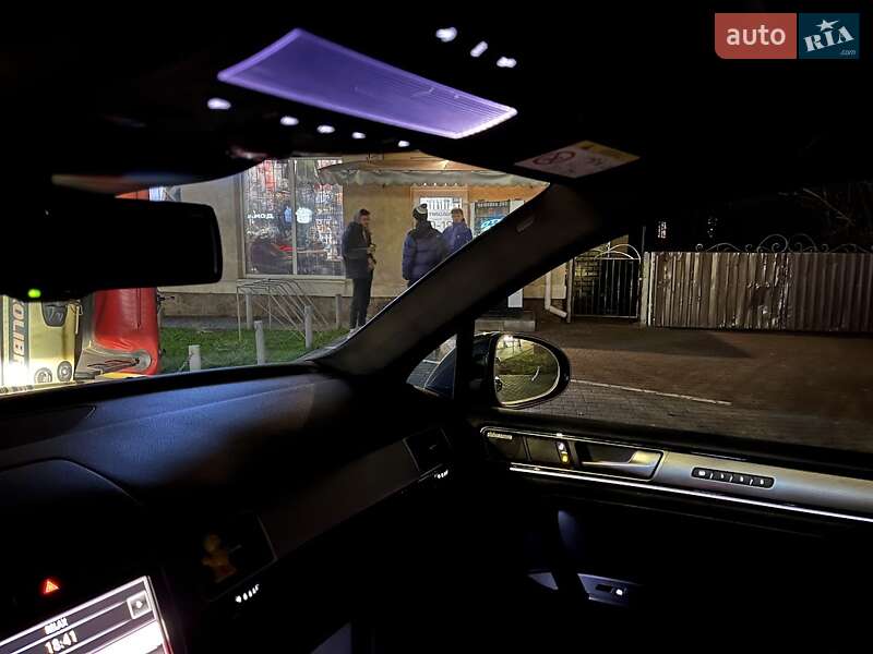 Внедорожник / Кроссовер Volkswagen Touareg 2016 в Луцке