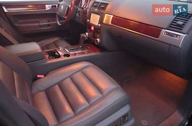 Позашляховик / Кросовер Volkswagen Touareg 2005 в Мукачевому