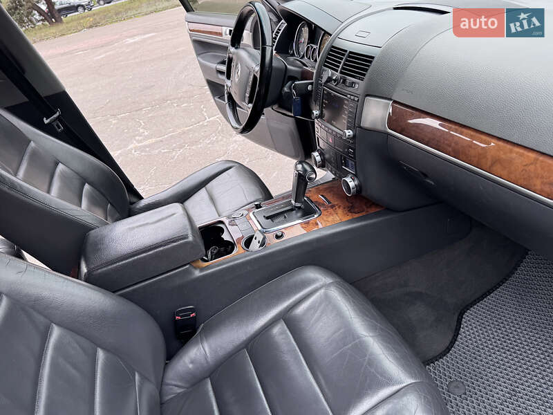 Позашляховик / Кросовер Volkswagen Touareg 2007 в Києві