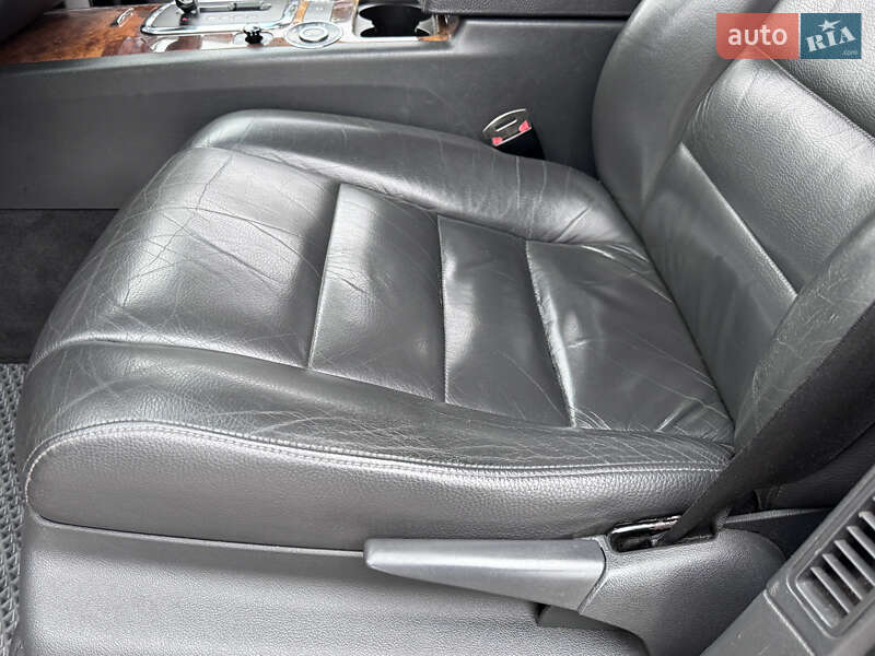 Позашляховик / Кросовер Volkswagen Touareg 2007 в Києві