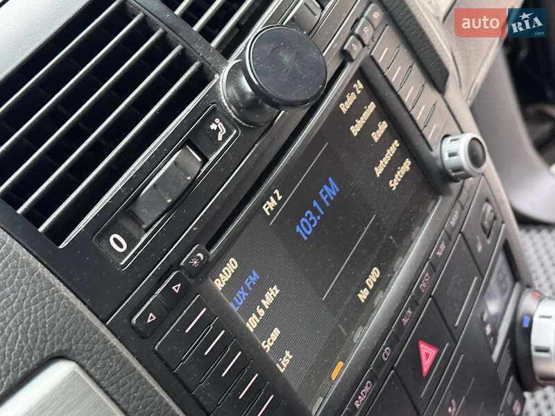 Позашляховик / Кросовер Volkswagen Touareg 2007 в Києві