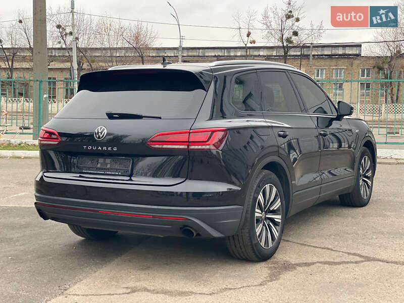 Внедорожник / Кроссовер Volkswagen Touareg 2020 в Киеве