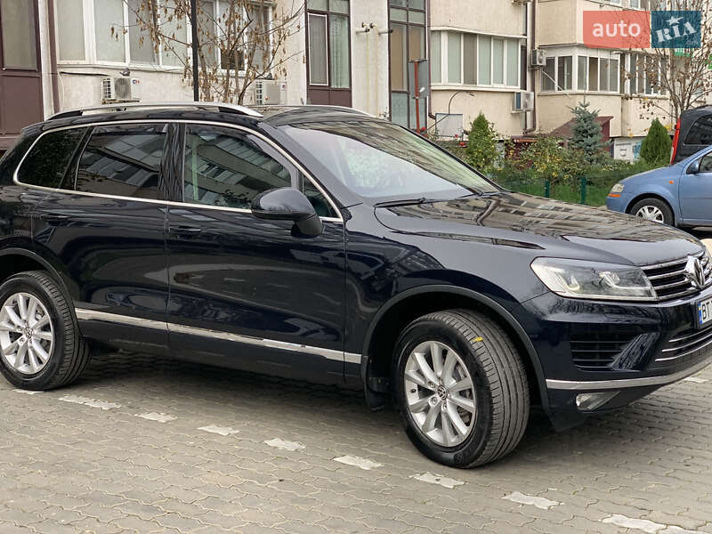 Внедорожник / Кроссовер Volkswagen Touareg 2016 в Одессе