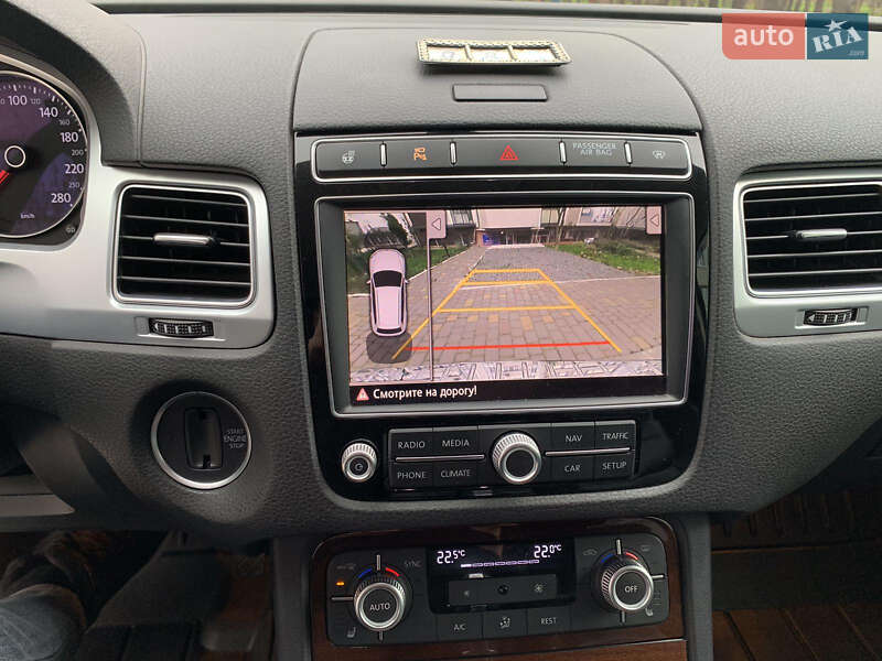 Внедорожник / Кроссовер Volkswagen Touareg 2016 в Одессе