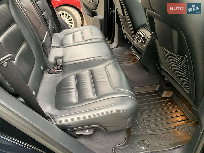 Внедорожник / Кроссовер Volkswagen Touareg 2016 в Одессе