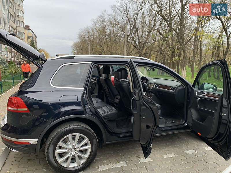 Внедорожник / Кроссовер Volkswagen Touareg 2016 в Одессе