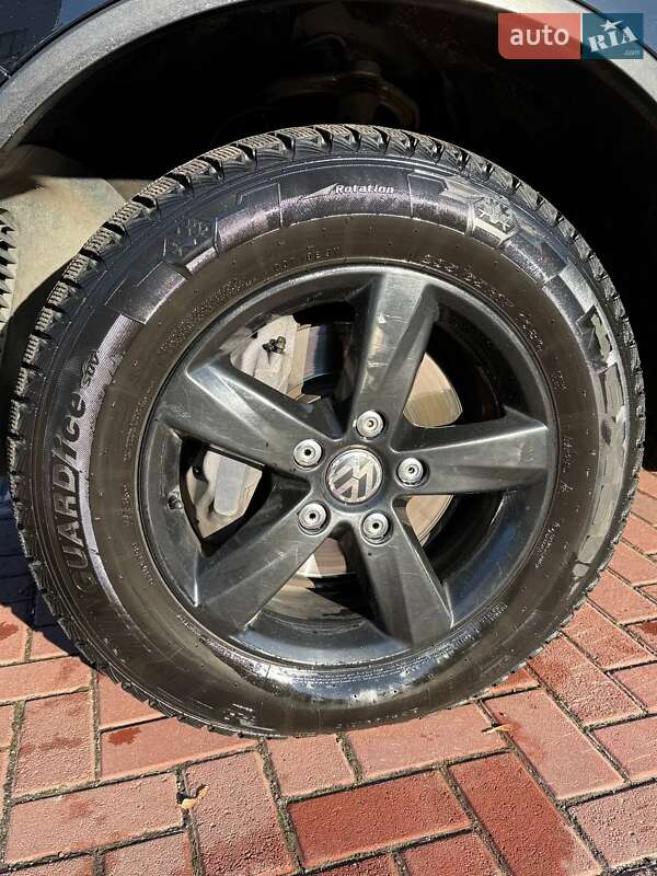 Внедорожник / Кроссовер Volkswagen Touareg 2013 в Ровно