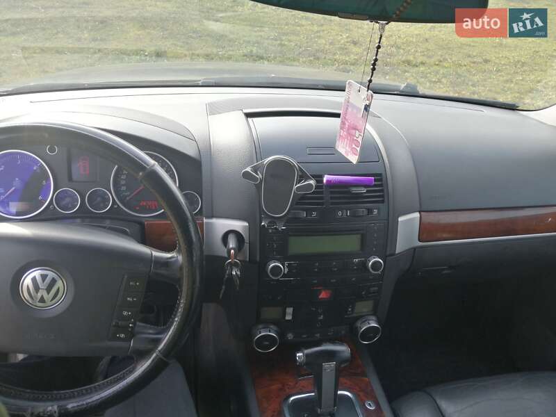 Внедорожник / Кроссовер Volkswagen Touareg 2005 в Львове