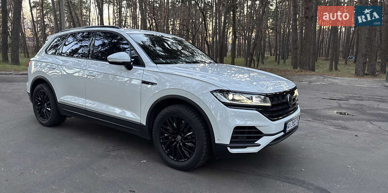 Внедорожник / Кроссовер Volkswagen Touareg 2018 в Черкассах