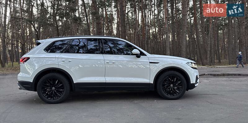 Внедорожник / Кроссовер Volkswagen Touareg 2018 в Черкассах