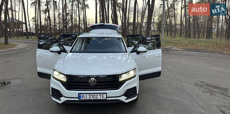 Внедорожник / Кроссовер Volkswagen Touareg 2018 в Черкассах