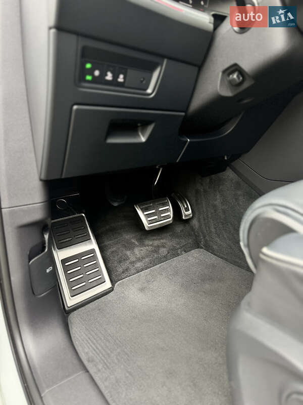 Внедорожник / Кроссовер Volkswagen Touareg 2024 в Иршаве