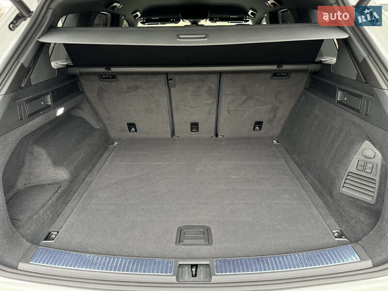 Внедорожник / Кроссовер Volkswagen Touareg 2024 в Иршаве