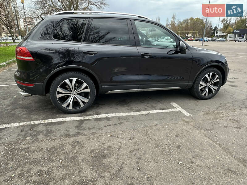 Внедорожник / Кроссовер Volkswagen Touareg 2011 в Одессе