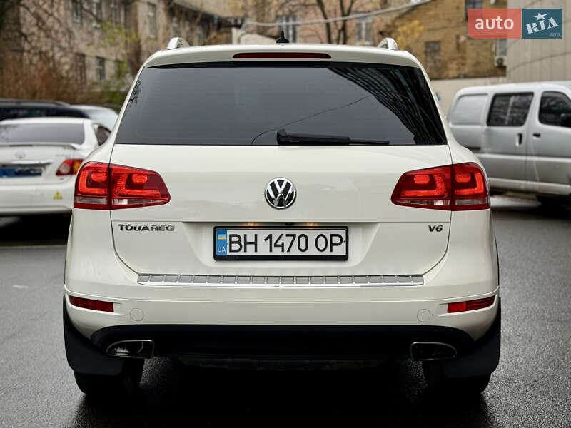 Внедорожник / Кроссовер Volkswagen Touareg 2011 в Одессе