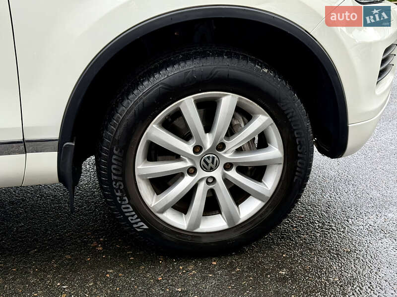 Внедорожник / Кроссовер Volkswagen Touareg 2011 в Одессе