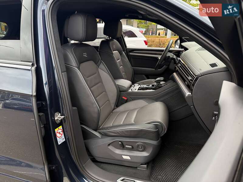 Внедорожник / Кроссовер Volkswagen Touareg 2023 в Киеве