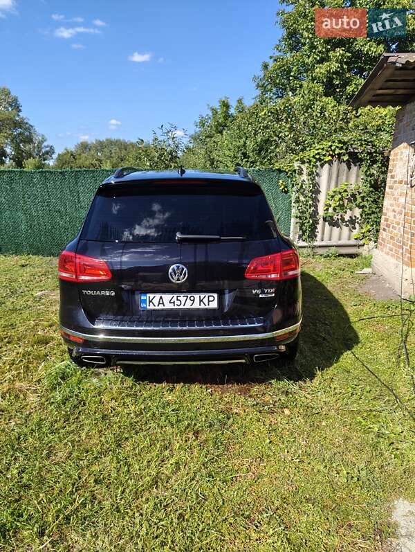 Внедорожник / Кроссовер Volkswagen Touareg 2015 в Ахтырке