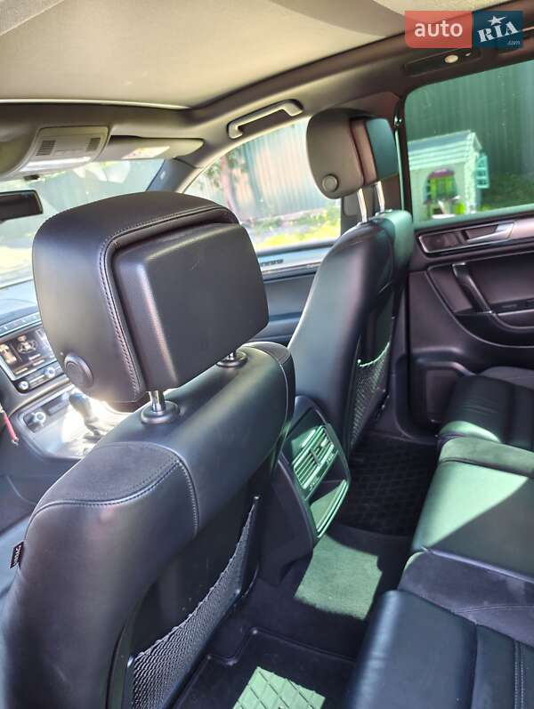 Внедорожник / Кроссовер Volkswagen Touareg 2015 в Ахтырке