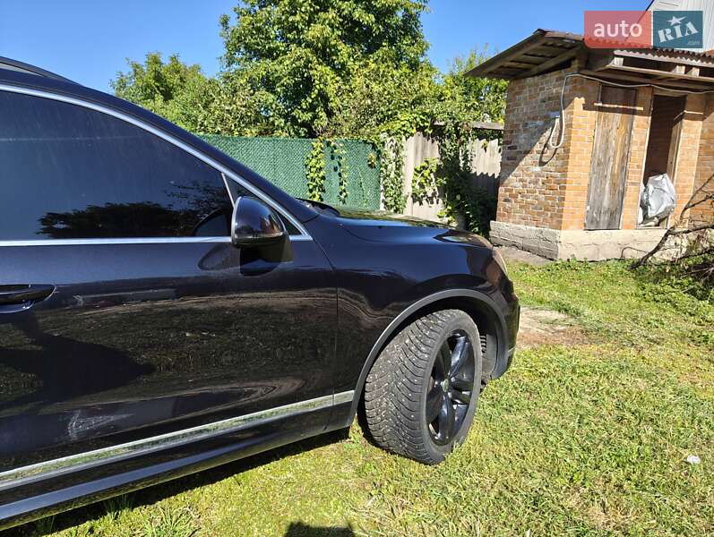 Внедорожник / Кроссовер Volkswagen Touareg 2015 в Ахтырке