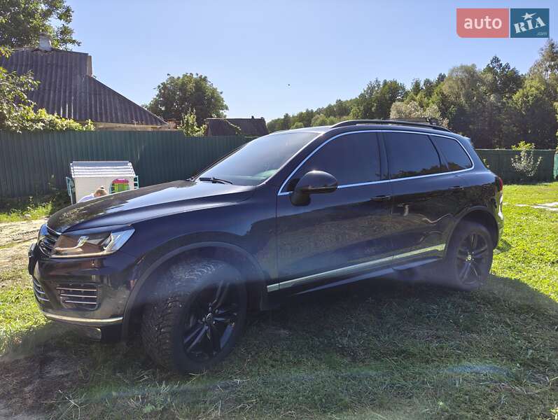 Внедорожник / Кроссовер Volkswagen Touareg 2015 в Ахтырке